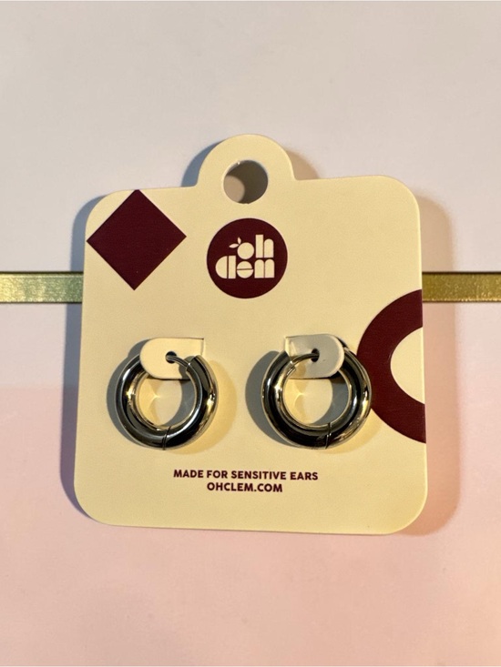 Oh Clementine Jewelry - Oh Clem Silver Huggie Hoop Earrings